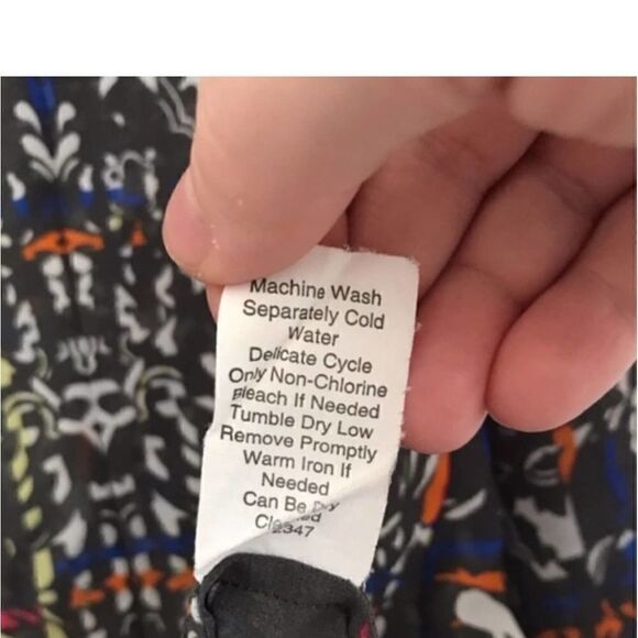 CAbi 129 Geometric Festival Button Down
Blouse. Size L - Picture 14 of 16